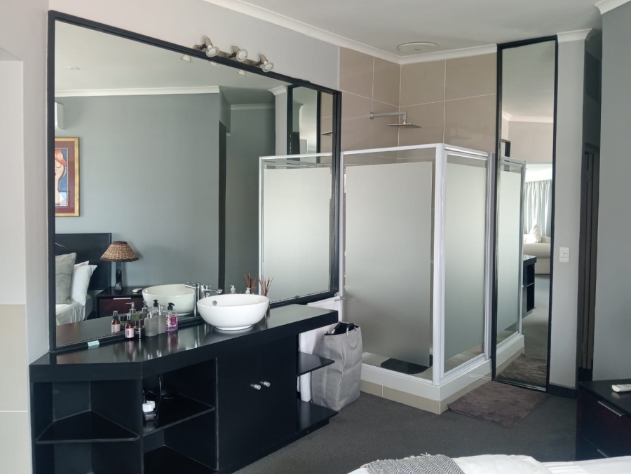 5 Bedroom Property for Sale in Jeffreys Bay Central Eastern Cape